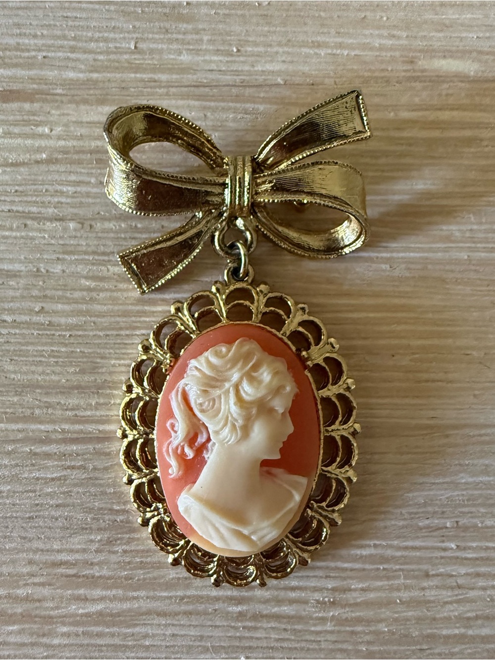 Vintage Gold Tone Pink Cameo Bow Brooch